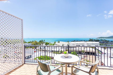 OCEAN VIEWS 10A - Accommodation Gold Coast 0
