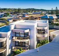 OCEAN WAVES - WiFi - Gold Coast 4U