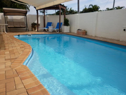 Oceana Holiday Units - Gold Coast 4U 0