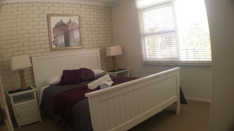 Oceana Holiday Units - Gold Coast 4U 1
