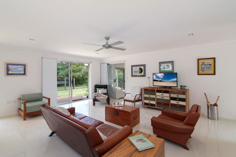 Oceanic Dr 133 - WHALE WATCHERS DELIGHT - Gold Coast 4U 3