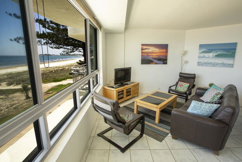 Oceanside Resort - Absolute Beachfront Apartments - Accommodation Gold Coast 0
