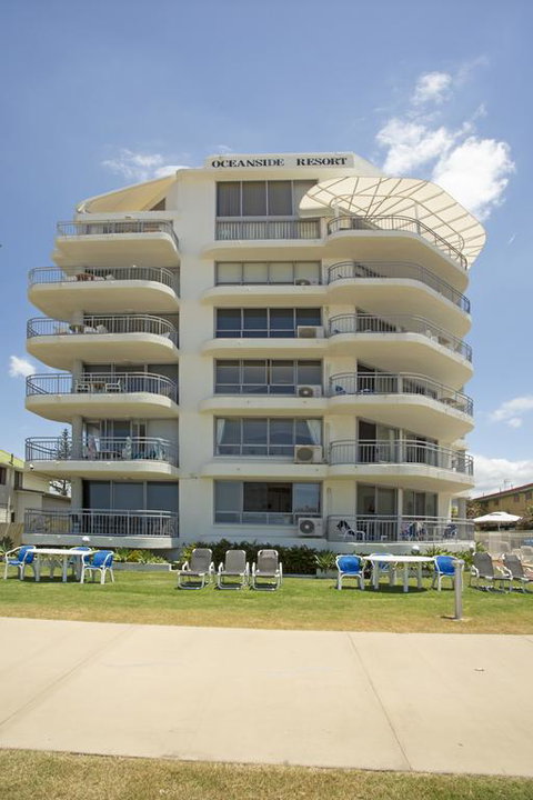 Oceanside Resort - Absolute Beachfront Apartments - Accommodation Gold Coast 3