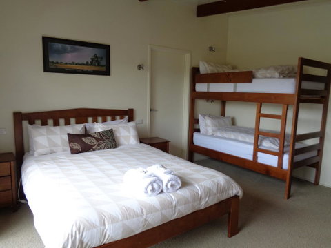 Off Mountain Accommodation - Accommodation Gold Coast 2