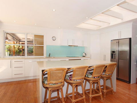 Okinja 71 - Tropical 4 BDRM Home With Pool - Accommodation Gold Coast 3