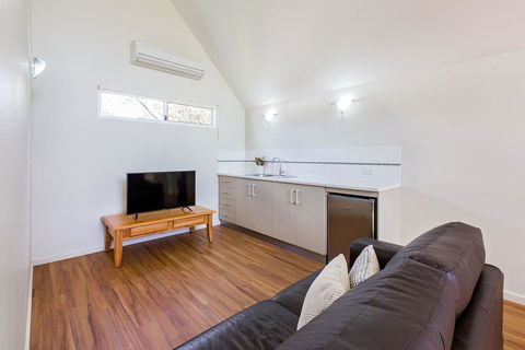 ON THE BEACH - Villa Over The Road From The Beach - Accommodation Gold Coast 2