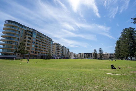 Once Upon A Tide - Wifi - Nespresso - Netflix - Accommodation Gold Coast 1