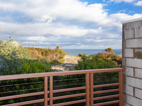 One Mile Ridge', 12a/26 One Mile Close - Stunning Views, Air Con, Infinity Pool - Gold Coast 4U 0