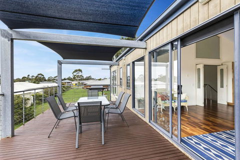 Orense - Waterviews In Newlands Arm - Accommodation Gold Coast 0