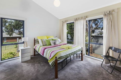 Orense - Waterviews In Newlands Arm - Accommodation Gold Coast 1