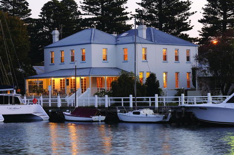 Oscars Waterfront Boutique Hotel - Accommodation Gold Coast 3
