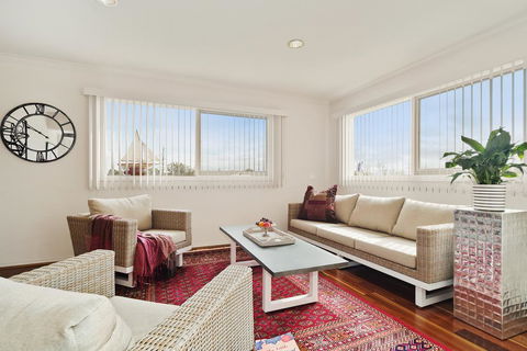 Ourania Luxury Bed And Breakfast Sleeps 7 - Accommodation Gold Coast 2