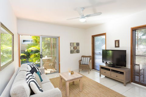 OUTRIGGER - Accommodation Gold Coast 3