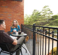Oxley Court Serviced Apartments - Gold Coast 4U