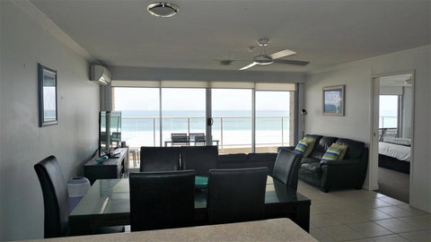 Pacific Surf Absolute Beachfront Apartments - 1 Gold Coast 3