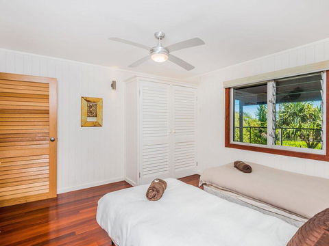 Pacifica 2 - Opposite The Beach At Brooms Head - Gold Coast 4U 2