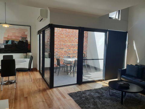 Pakenham Palace - Two Bedroom Converted Warehouse Apartment - Accommodation Gold Coast 1