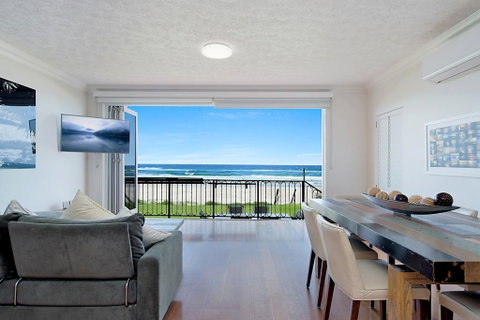 Palm Beach Beachfront Townhouse - Accommodation Gold Coast 0