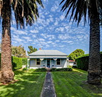 Palm Cottage - Pet Friendly Victorian Cottage - Gold Coast 4U