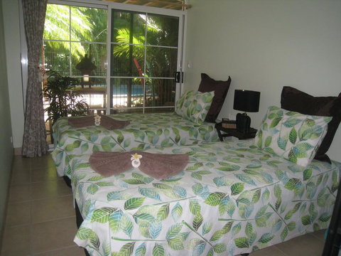 Palmerston Sunset Retreat - Accommodation Gold Coast 3