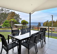 Panorama  the Lake - Pet Friendly - 15 Mins to Hyams Beach