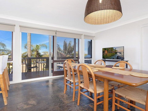 Panorama Place On Jones Beach - Accommodation Gold Coast 3