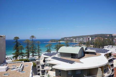 Panoramic Ocean Views In Stylish Manly Apartment - Gold Coast 4U 1