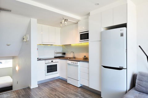 Panoramic Ocean Views In Stylish Manly Apartment - Gold Coast 4U 3