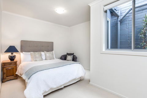 Paris On Maroondah - Accommodation Gold Coast 2