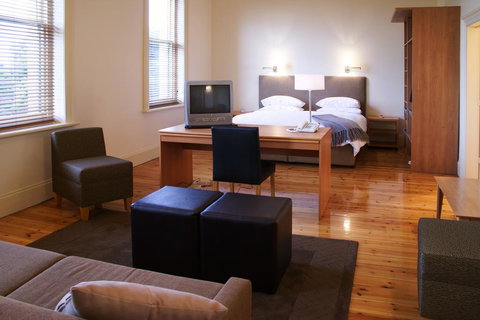 Park Hotel - Accommodation Gold Coast 1