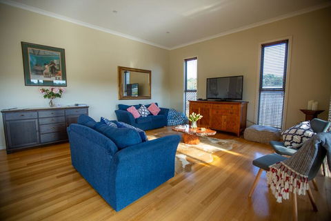 Paula's Place 8 Ti Tree Close Robe - Gold Coast 4U 3