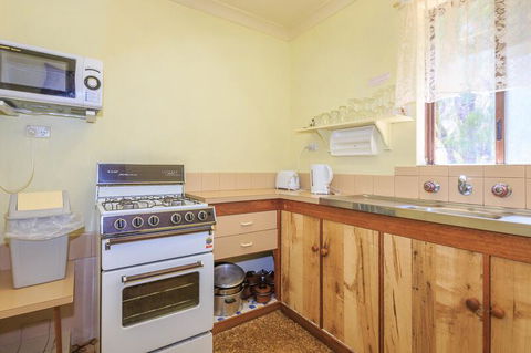 Peaceful Bay Chalet 9 - Accommodation Gold Coast 3