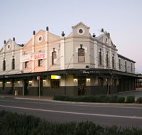 Peden's Hotel - Accommodation Gold Coast