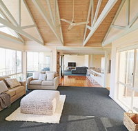 Pelican Lake Holiday House - Accommodation Gold Coast