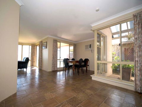 Pelican Shore Oceanfront Villa 6 - Gold Coast 4U 3