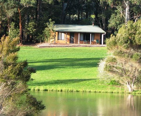 Pemberton Lake View Chalets - Accommodation Gold Coast 2