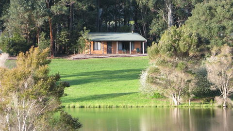 Pemberton Lake View Chalets - Accommodation Gold Coast 1
