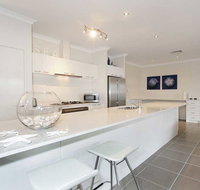 Penguin 4 Bedroom House by Shoalwater Executive Homes - Accommodation Gold Coast
