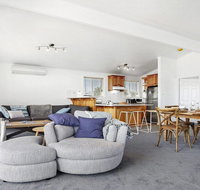 Penguin Cove - relax on the beach - Accommodation Gold Coast
