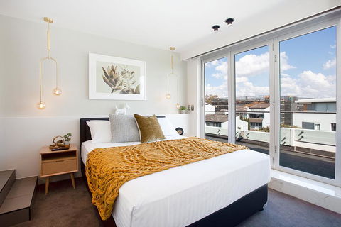 Penthouse Designer Apartment Close To City - Gold Coast 4U 1