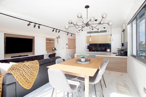 Penthouse Designer Apartment Close To City - Gold Coast 4U 0