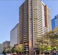 Perfect City location. Immaculate Apartment with Parking - Accommodation Gold Coast