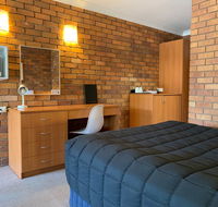 Peter Allen Motor Inn - Accommodation Gold Coast