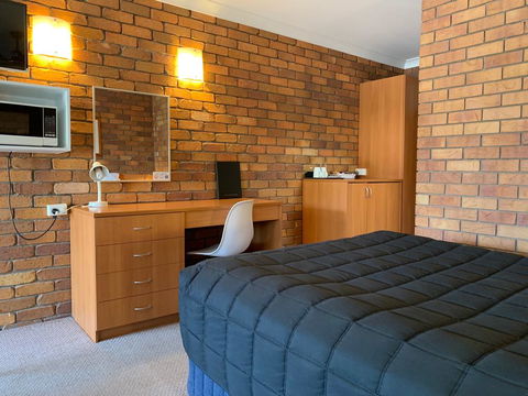 Peter Allen Motor Inn - Accommodation Gold Coast 0