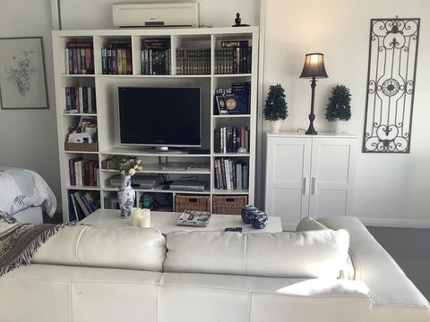 Petite Provence Cottage - Accommodation Gold Coast 0