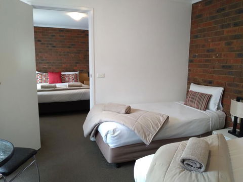 Pevensey Motor Lodge - Accommodation Gold Coast 2