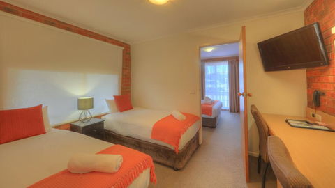 Pevensey Motor Lodge - Accommodation Gold Coast 1