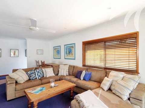 Picturesque Lizzie Palms 1 - Accommodation Gold Coast 1