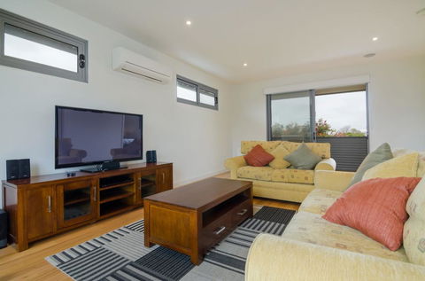 PIER 55 - DROMANA... - Accommodation Gold Coast 3