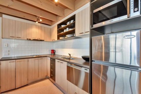 Pinot - Accommodation Gold Coast 1